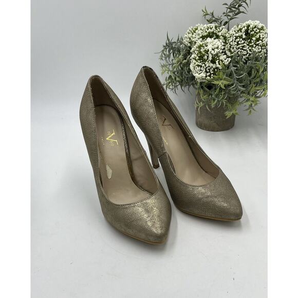 Versace 1969 V Italia Anita Metallic Gold Tone Snake Textured 4” Heels Sz 7/37.5 - Picture 1 of 16